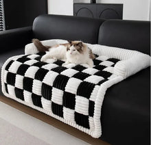 Load image into Gallery viewer, CozyPlush Pet Bed